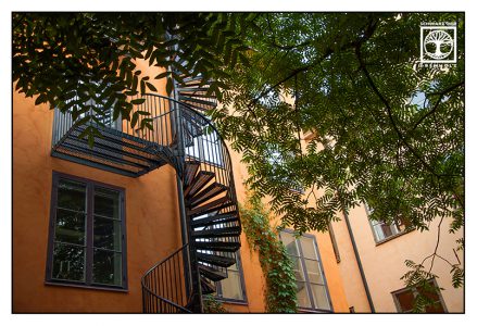 Treppe, Feuerleiter, oranges Haus, Stockholm, Schweden