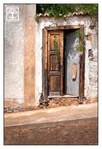 old door, abandoned building, abandoned house, old wooden door, la palma, santo domingo, garafía
